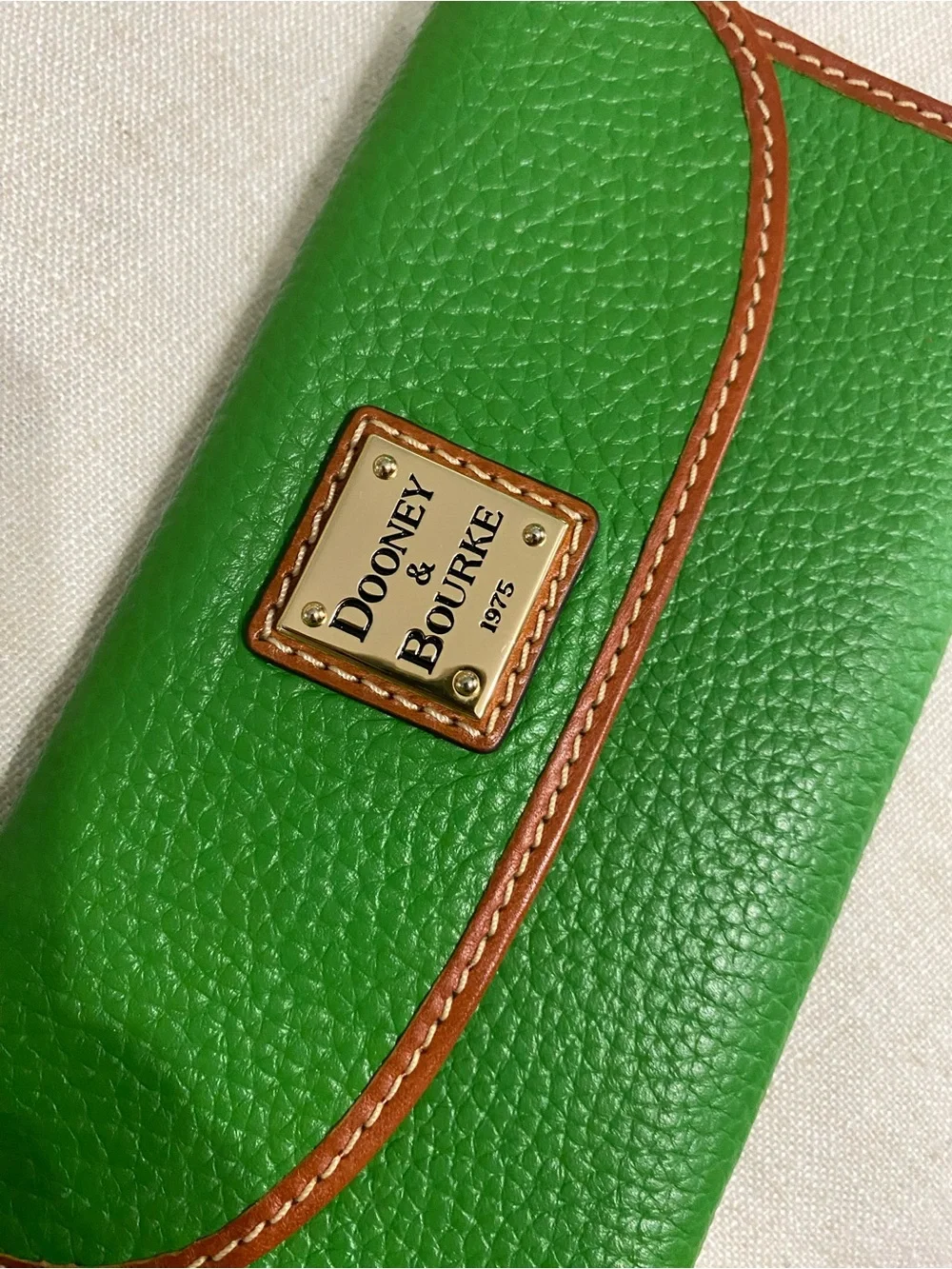 NWOT Dooney & Bourke Wallet Kelly Green Pebble Leather Long